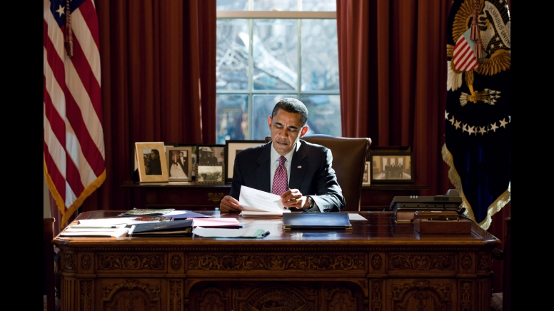 Obama-Desk.jpg